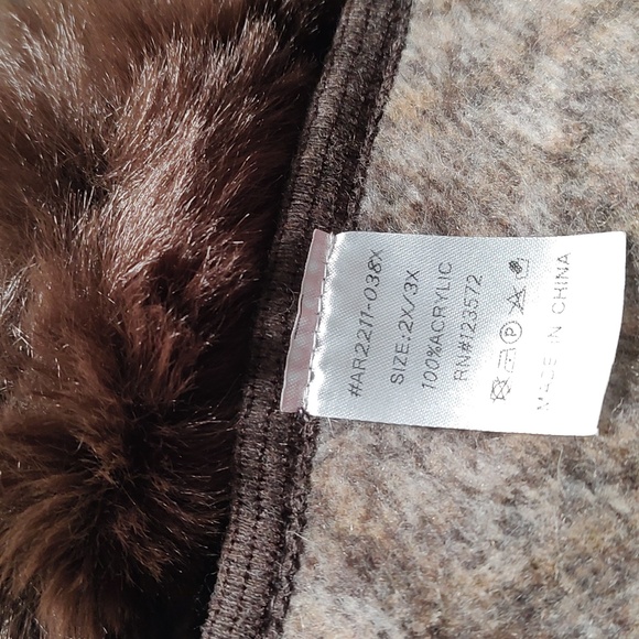 Women's Brown Faux Fur Hooded Shawl/ Wrap/Puncho Plus Size 2X/3X  Make An Offer - Picture 10 of 10